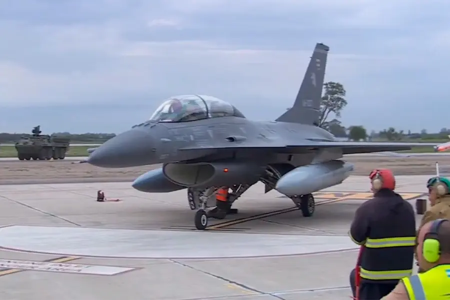 Los aviones F-16 llegaron a la Argentina