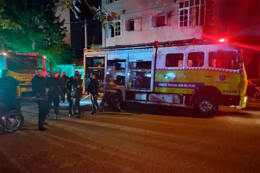 Incendio en un geriátrico de Mar del Plata (foto La Capital de Mar del Plata)