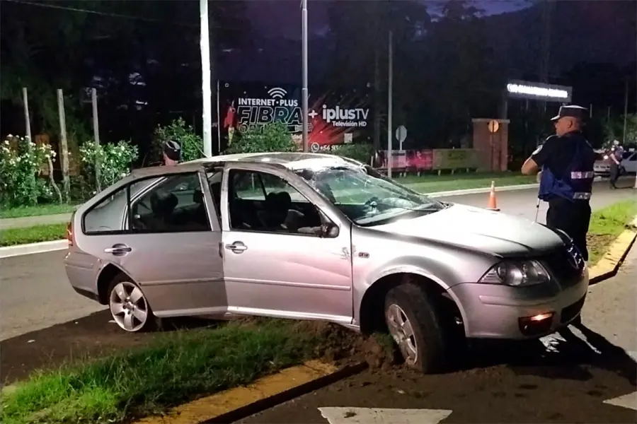 Volcó un auto en Navidad y tres personas resultaron heridas en Concordia