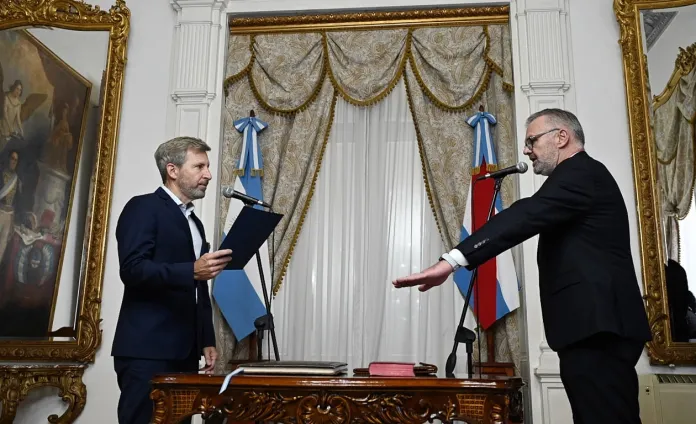 Hernán Jacob asumió como ministro de Planeamiento de Entre Ríos Hernán Jacob asumió como ministro de Planeamiento de Entre Ríos