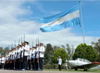 Escuela de Aviación Militar: qué estudiar para ser piloto y volar los nuevos F-16 en Argentina Escuela de Aviación Militar. Foto: (Infobae).