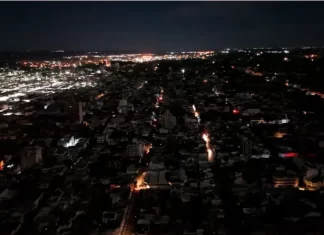 Apagón masivo dejó a Concepción del Uruguay a oscuras durante más de una hora Afectó a miles de usuarios en la madrugada. Foto: (Nardo Deganutti).