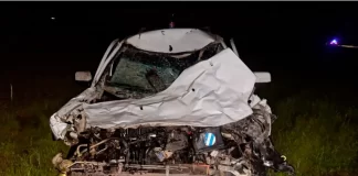 El auto quedó con importantes daños