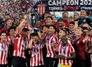 Estudiantes campeón del Torneo Clausura: así quedó la tabla histórica de títulos del fútbol argentino Ascacibar levanta la copa y Estudiantes festeja. Foto: Fernando de la Orden / Clarín