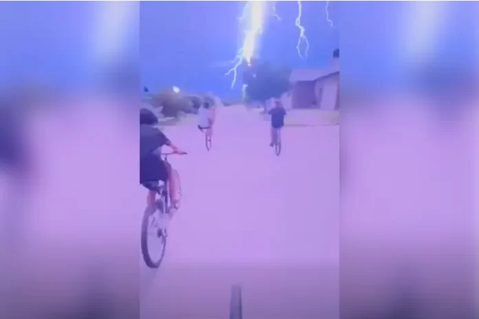 Un rayo cayó a metros de chicos en bicicleta en Cerrito. Foto: FM Cerrito