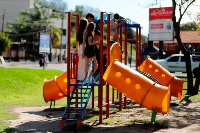 Entre Ríos abrió dos convocatorias para adopción: buscan familias para una niña de 6 años y un adolescente de 13