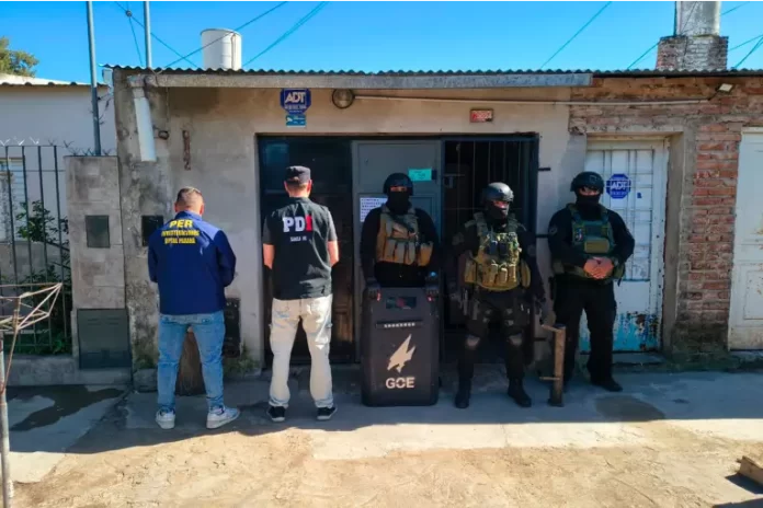 Allanamientos en Santa Fe por un robo ocurrido en Paraná. Foto: (PER) Allanamientos en Santa Fe por un robo ocurrido en Paraná. Foto: (PER)