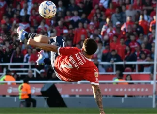 El argentino Santiago Montiel ganó el Premio Puskás por su espectacular chilena El increíble gol de Montiel