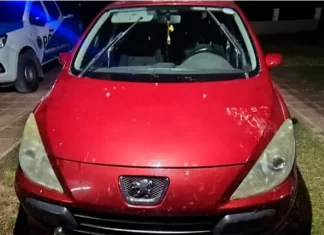 Robó el auto de un vecino en Paraná y viajó a Diamante para visitar a su novia