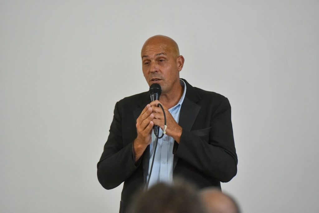 Entregaron diplomas a cuidadores de personas mayores en Colonia Avellaneda. Foto: (MCA)