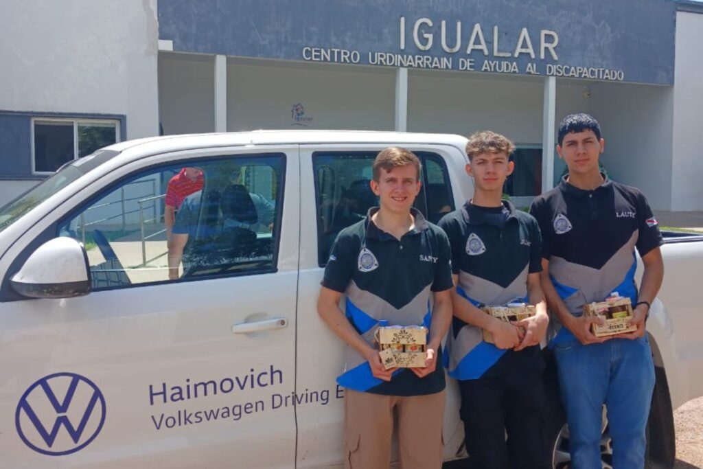 Alumnos de la EET Nº 3 adaptaron una silla de ruedas motorizada para el Instituto Igualar