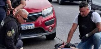 un policía atropelló a un joven en moto, huyó y cuando iba a entregarse mató a tiros a un primo de la víctima