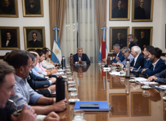 Frigerio en reunión de gabinete. Foto: Gobierno de Entre Ríos