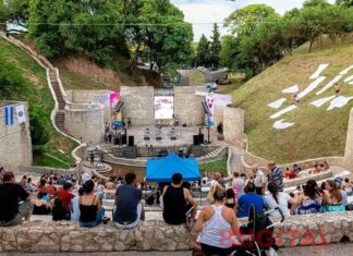 Música en el Anfiteatro de Paraná.