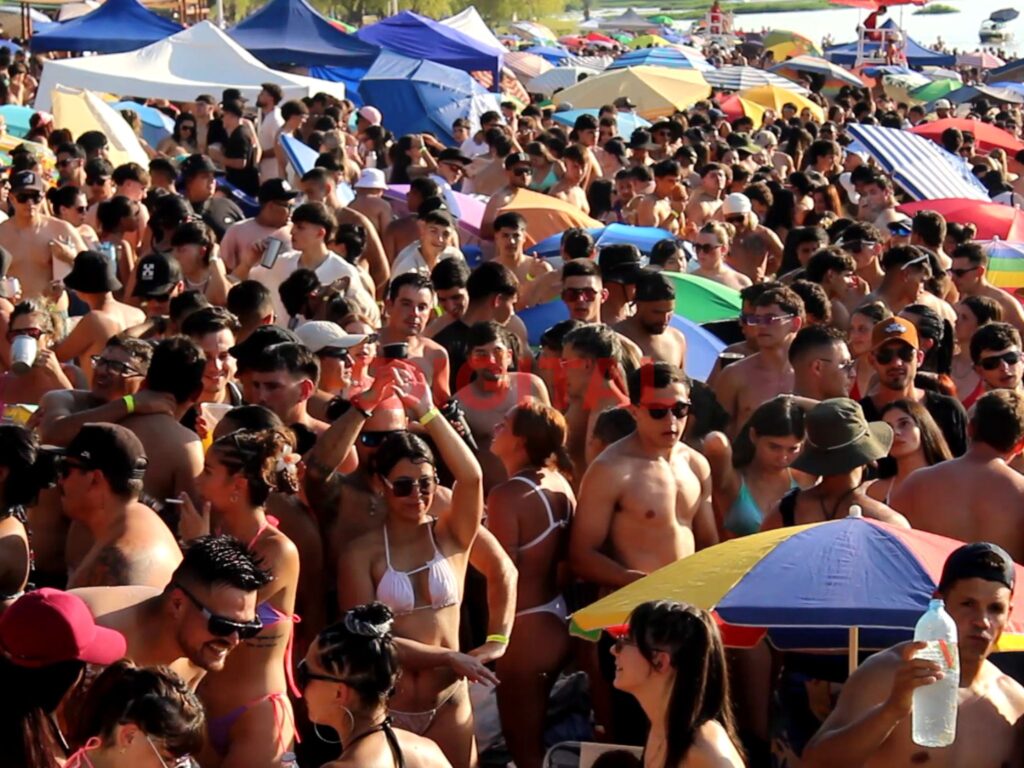 Villa Urquiza vivió la Fiesta de la Playa en su 26ª edición. Foto: Elochodigital