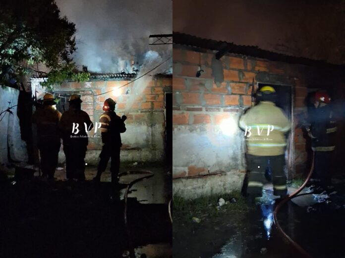 Incendio en una vivienda de Paraná. Foto: (BVP)