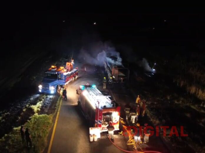 Incendio de un camión en la Autovía 14. Foto: Captura video