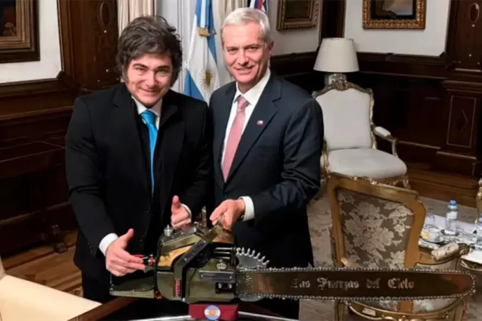 El presidente Javier Milei, con el recientemente electo presidente de Chile, José Antonio Kast El presidente Javier Milei, con el recientemente electo presidente de Chile, José Antonio Kast