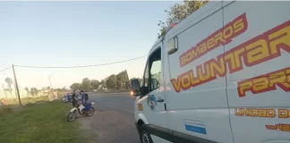 El accidente entre ruta 12 y calle Mihura. Foto: Bomberos Voluntarios de Paraná.