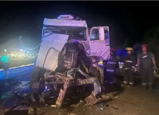 Así quedó uno de los camiones. Foto: R2820