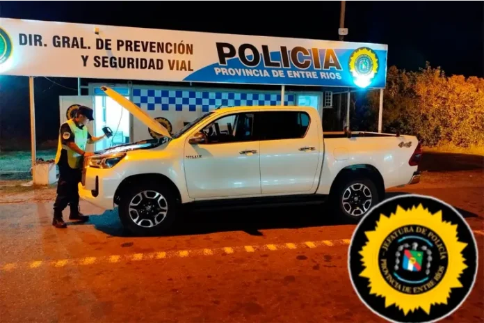 Detuvieron a un ciudadano paraguayo con una camioneta robada tras una persecución en Brazo Largo