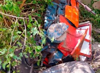 Grave accidente de un trabajador rural en la Ruta 12: cayó con su tractor desde un puente El hombre sufrió un traumatismo de cráneo y golpes.