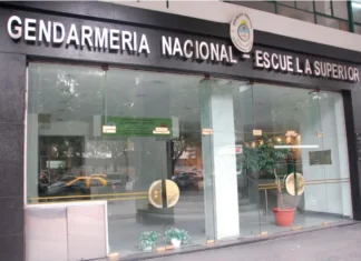 Explosión de carta bomba en la Escuela de Gendarmería dejó heridos y evacuación Escuela de Gendarmería.
