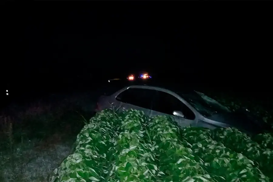 Un joven murió tras choque entre moto y auto en la madrugada
