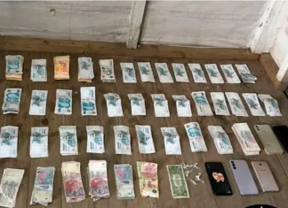 Pagó una compra con billetes falsos y la Policía secuestró cocaína tras allanamientos en Concordia Billetes falsos secuestrados en Concordia. Foto: Policía de Entre Ríos