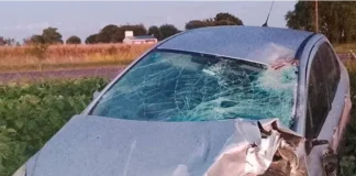Un joven murió tras choque entre moto y auto en la madrugada