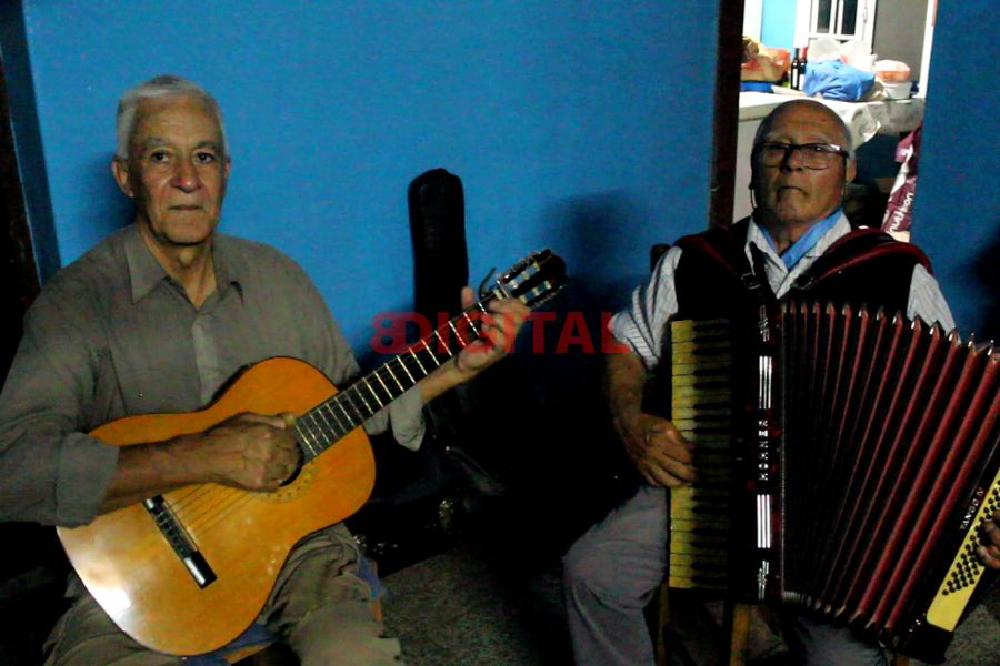 Alberto celebró sus 67 años con chamamé y amigos en Paso de la Arena. Foto: El Mirador TV