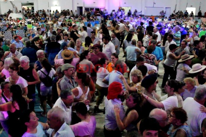 Aranguren celebró con éxito la 15° Fiesta Regional del Artesano. Foto: Elochodigital Aranguren celebró con éxito la 15° Fiesta Regional del Artesano. Foto: Elochodigital