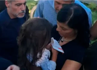 Encontraron con vida a Esmeralda en Cosquín tras una intensa búsqueda que mantuvo en vilo a la ciudad Esmeralda apareció cerca de su casa.