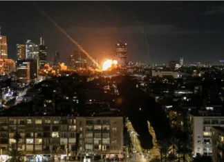 La embajada fue atacada en la noche de este lunes.Foto: Infobae