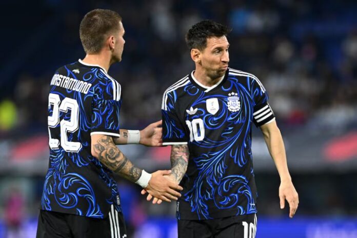 Lionel Messi inició el partido en el banco de suplentes (Foto: Reuters - Rodrigo Valle)