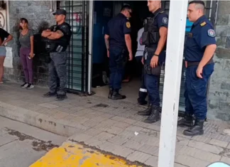 Violencia en el Centro de Salud Carrillo. Foto: Reporte 100.7