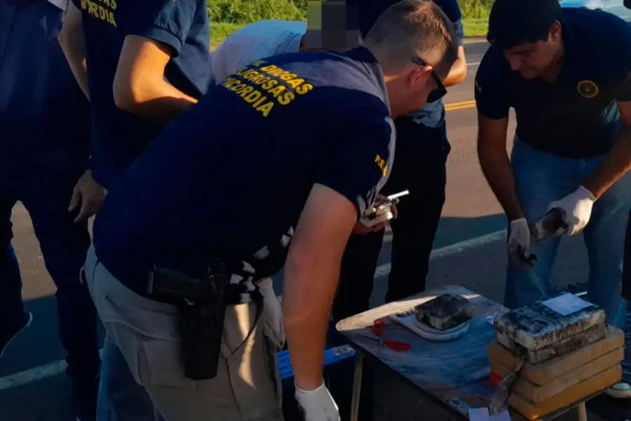 Secuestraron 3 kilos de cocaína y 5 de marihuana. Foto: (PER)