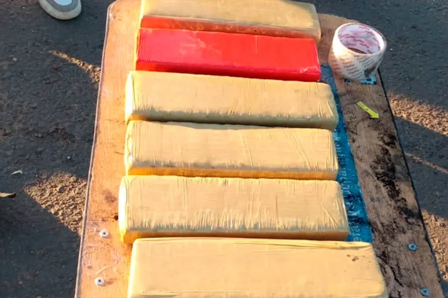 Secuestraron 3 kilos de cocaína y 5 de marihuana. Foto: (PER)