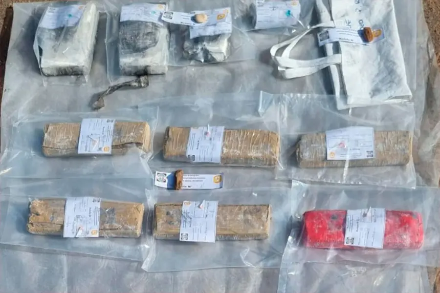 Secuestraron 3 kilos de cocaína y 5 de marihuana. Foto: (PER)