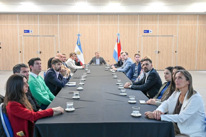 Frigerio avanzó con intendentes del área metropolitana. Foto: (GER).