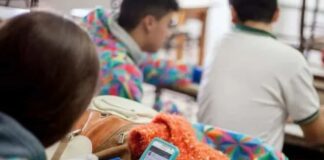 Proponen prohibir por ley el uso de celulares en escuelas. Foto: Ilustrativa.