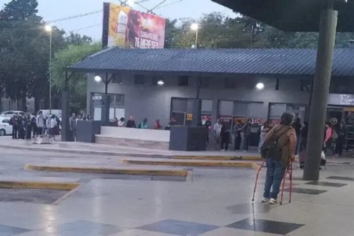 Paro de UTA, sin colectivos de media y larga distancia. Foto: Ahora.