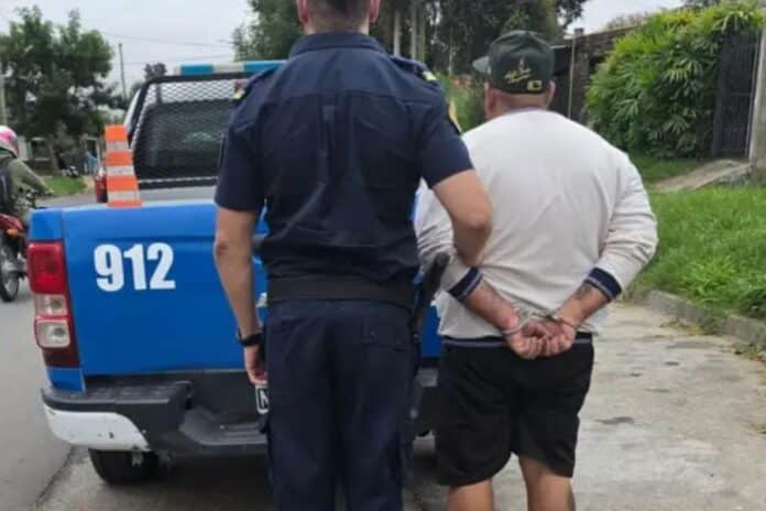 Un hombre fue apuñalado y hay un detenido. Foto: (PER)