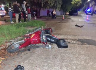 Un choque entre un auto y una moto en Paraná. Foto: BVP.