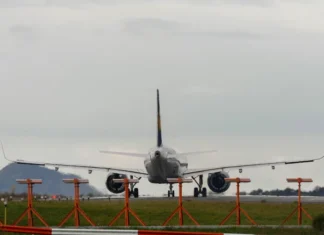 Irán reanudó vuelos internacionales