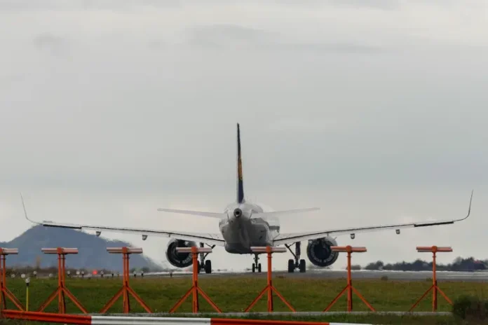 Irán reanudó vuelos internacionales