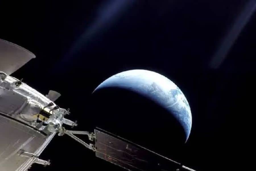 La Tierra, vista como un globo brillante desde Orión, dejó a la tripulación sin palabras por su belleza desde el espacio profundo (NASA).