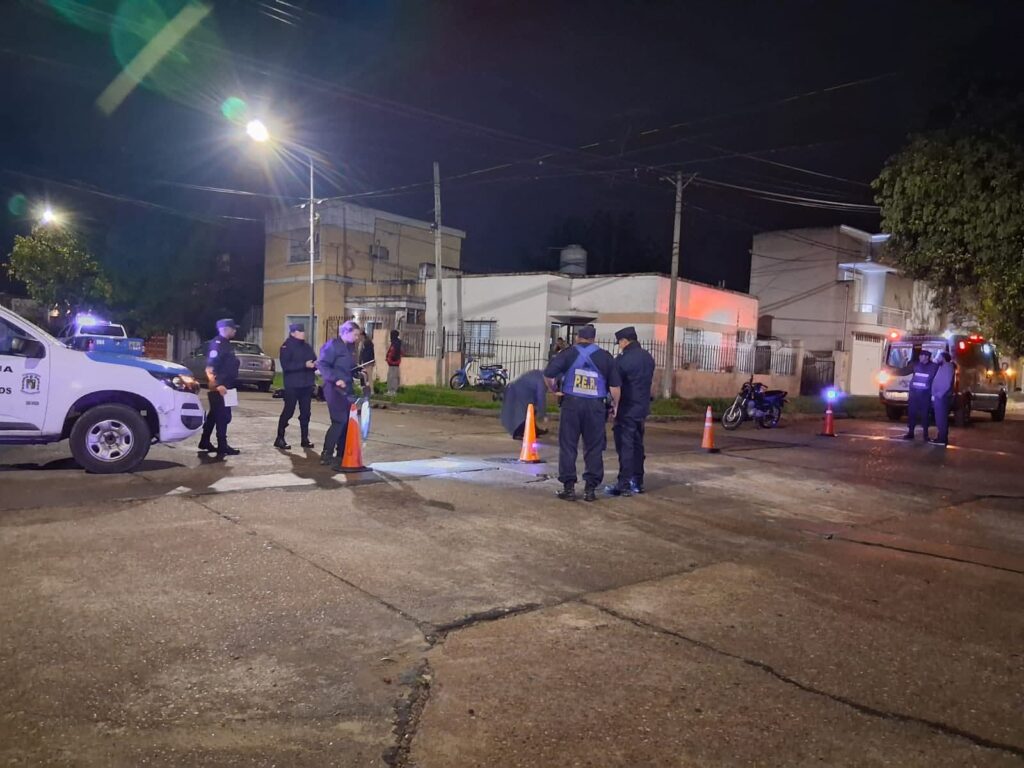 Un choque entre un auto y una moto en Paraná. Foto: BVP.