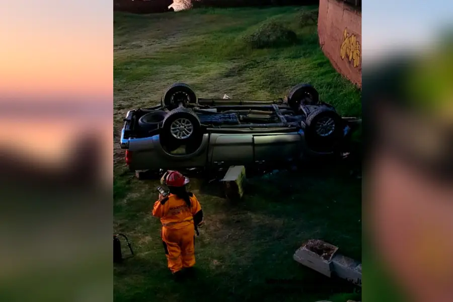 Vuelco en la costanera de Colón. Foto: Policía de Entre Ríos