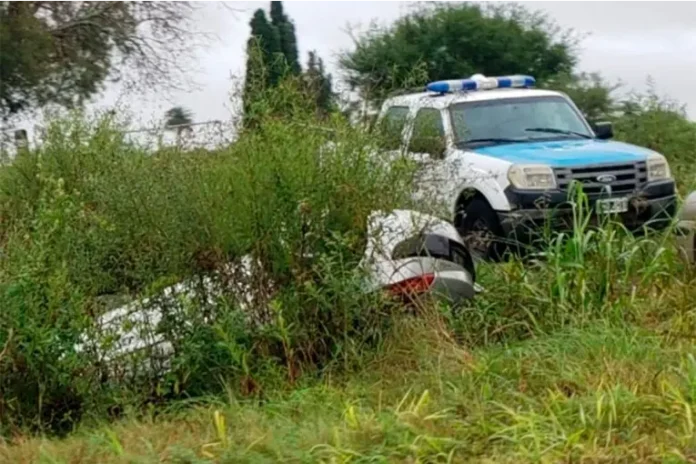 Vuelco sobre Ruta 12. Foto: FM Brisas Santa Elena.
